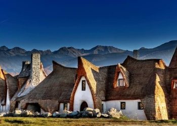 Destinatii in Romania: Castelul Zanelor din Sibiu