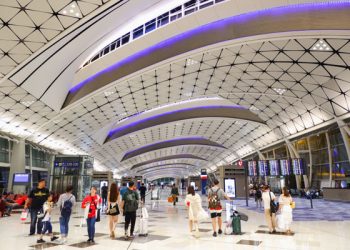 Primul aeroport din lume care va avea echipamente pentru testarea coronavirusului în rândul tuturor pasagerilor începând de astăzi