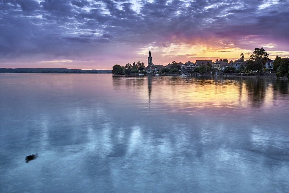 Mergeti la Hopping Lake