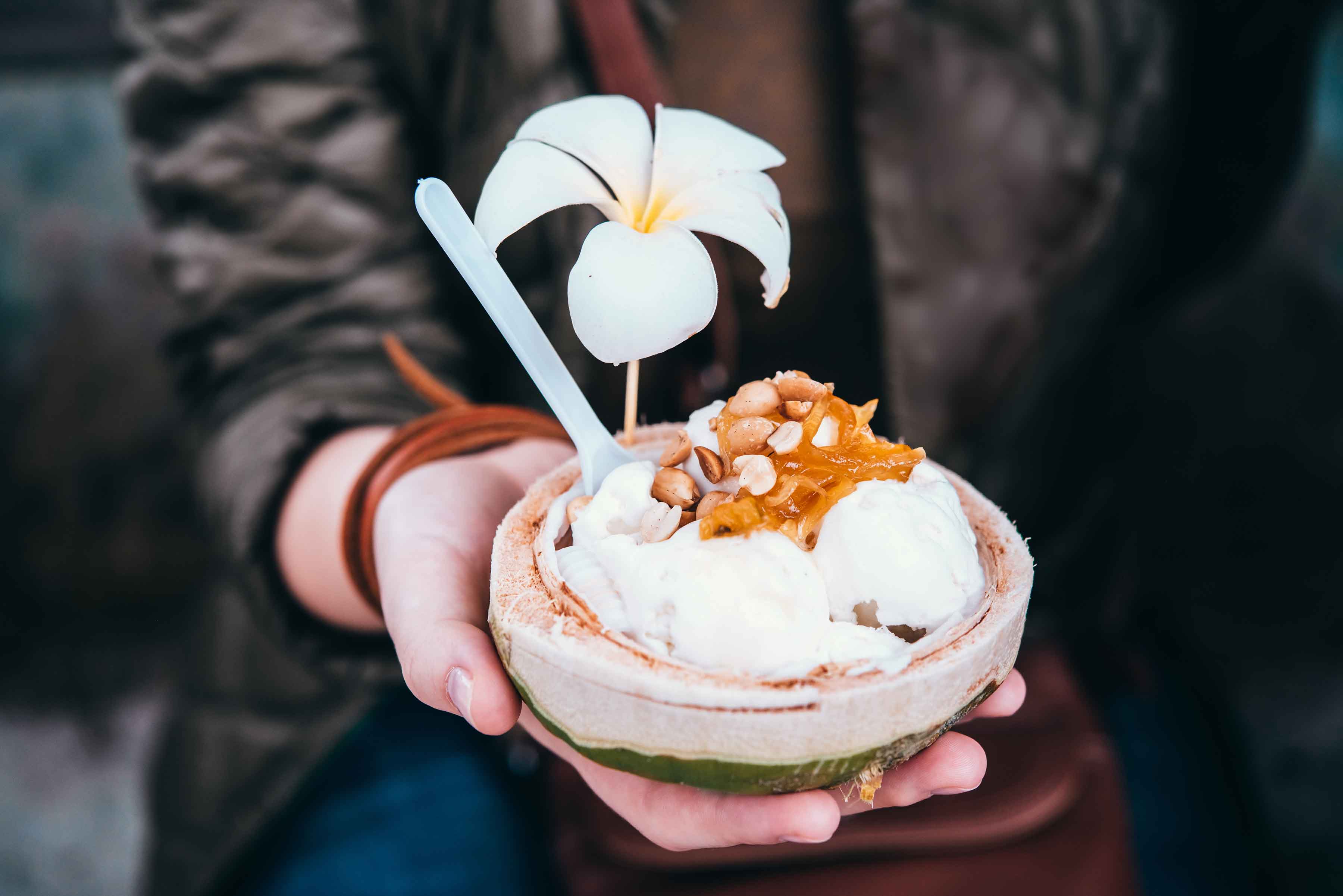Inghetata Thai cu nuca de cocos