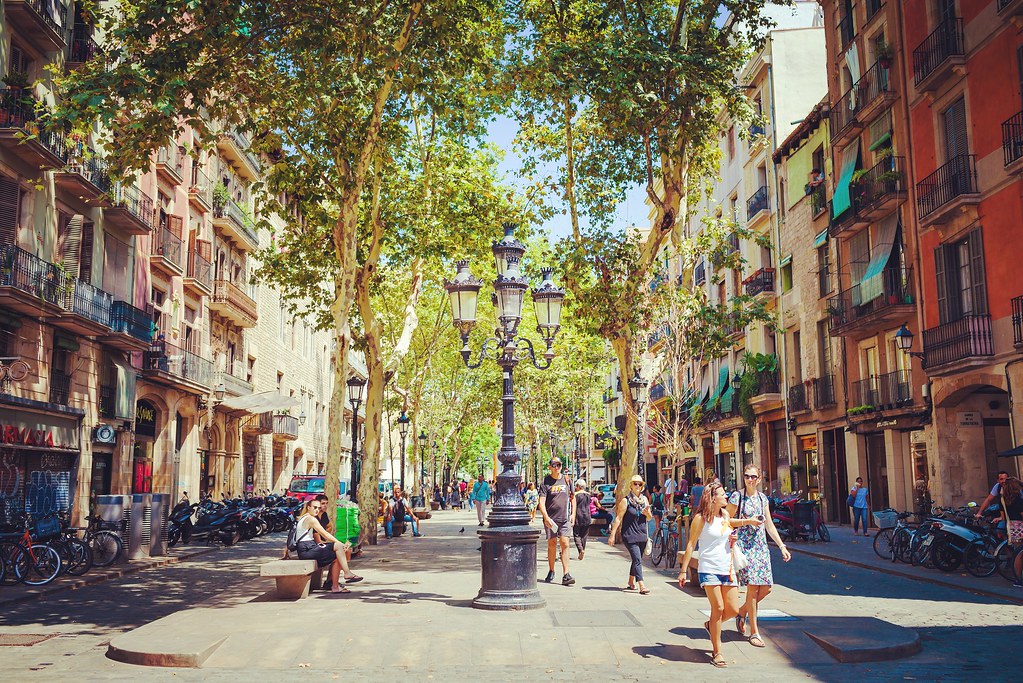 O vizita la Passeig del Born